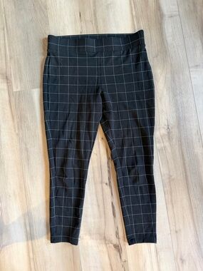 Woman’s Black Windowpane Ponte Ankle Pants